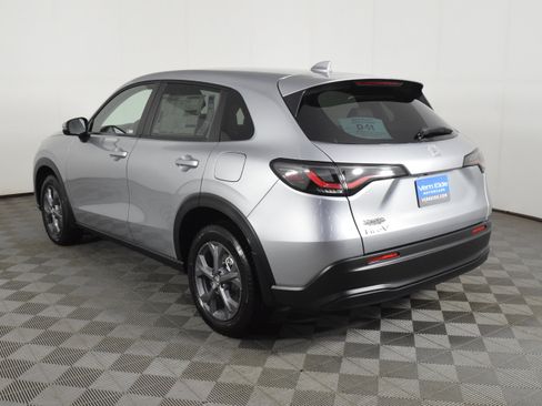 New 2026 Honda HR-V LX image 8