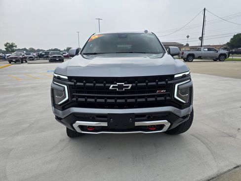 Used 2025 Chevrolet Suburban Z71 AWD/4WD image 8