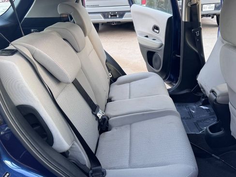 Used 2017 Honda HR-V LX image 8