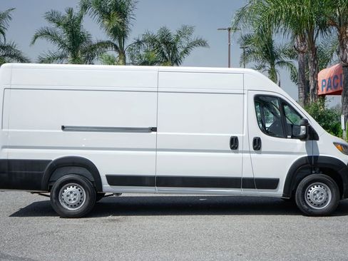 Used 2024 RAM ProMaster 3500 w/ Safety Group FWD image 10
