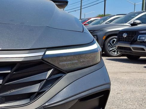 Used 2025 Hyundai Elantra Sport image 9