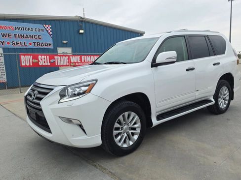 Used 2014 Lexus GX 460 w/ Premium Package AWD/4WD image 2