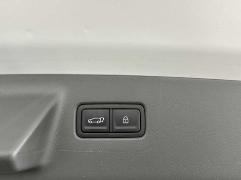 Certified 2025 Hyundai Santa Fe SE image 25