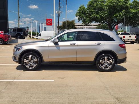 Used 2019 Mercedes-Benz GLC 300 image 4