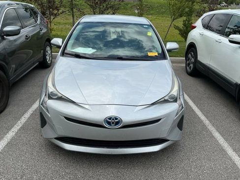 Used 2016 Toyota Prius Two FWD image 4