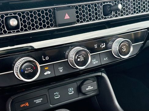 Used 2025 Honda Civic Sport image 15