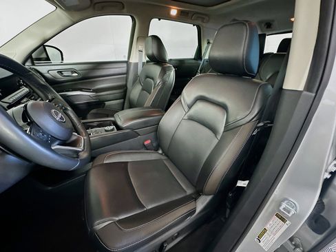 Used 2023 Nissan Pathfinder SL w/ SL Premium Package image 13