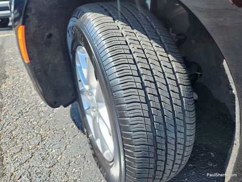 Used 2025 Chrysler Pacifica Select FWD image 27