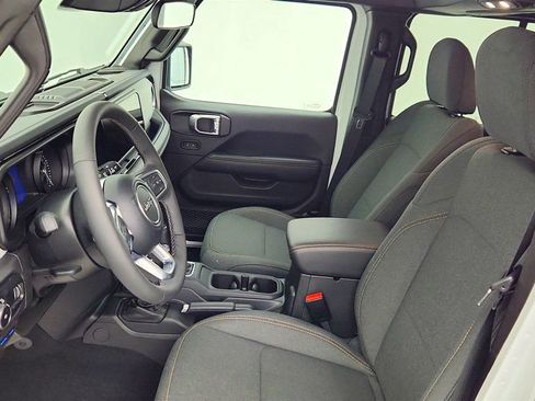 Used 2025 Jeep Wrangler Unlimited Sahara image 20