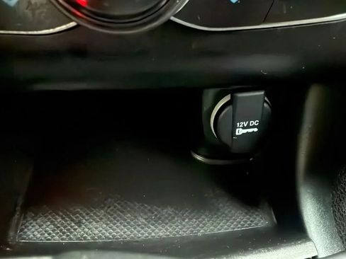 Used 2017 Dodge Charger SE w/ Power Sunroof Group image 18