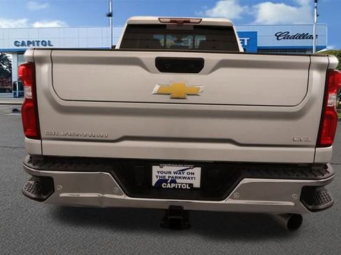 Used 2022 Chevrolet Silverado 3500 LTZ w/ LTZ Plus Package image 3