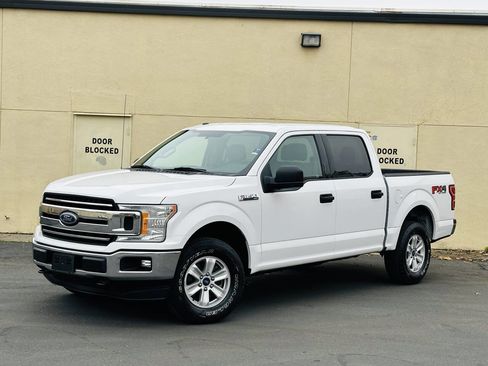 Used 2018 Ford F150 XLT w/ Trailer Tow Package image 4