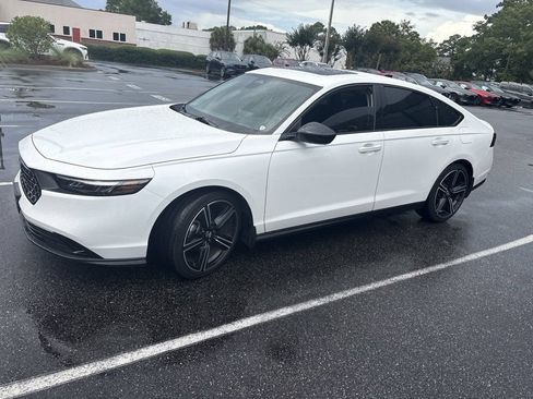 Used 2026 Honda Accord SE image 4