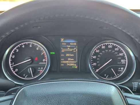 Used 2020 Toyota Camry SE image 25