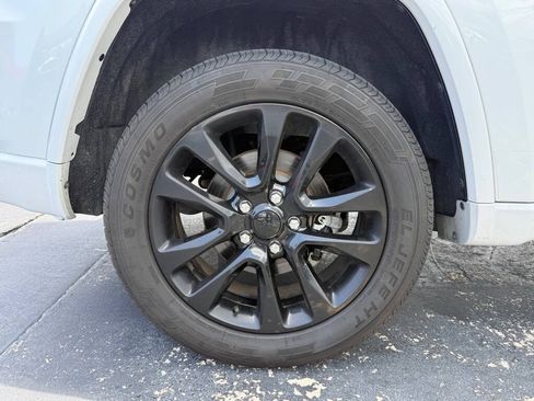 Used 2020 Jeep Grand Cherokee Altitude RWD image 29