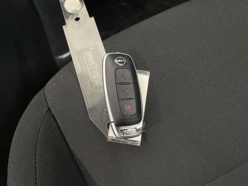 Certified 2025 Nissan Kicks Play S image 29