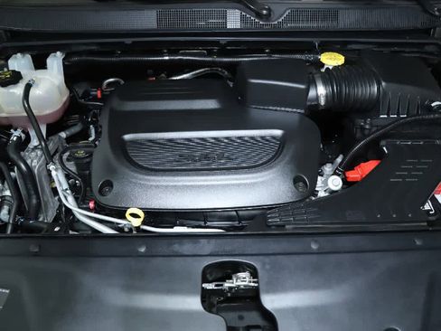 Used 2023 Chrysler Pacifica Touring-L image 35