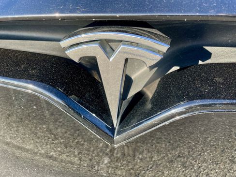 Used 2022 Tesla Model X Plaid image 34