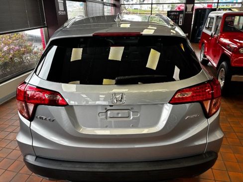 Used 2018 Honda HR-V EX-L image 11