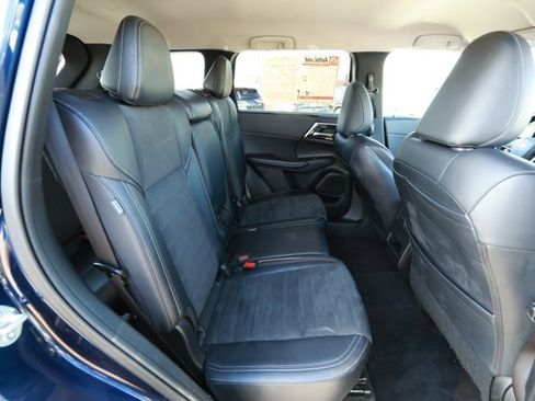 Used 2024 Mitsubishi Outlander SE image 27