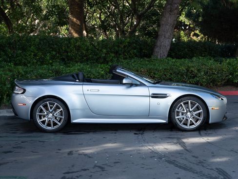 Used 2015 Aston Martin V8 Vantage GT image 28