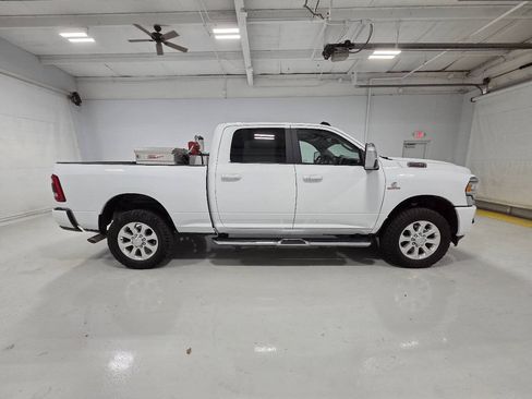 Used 2023 RAM 2500 Laramie AWD/4WD image 11