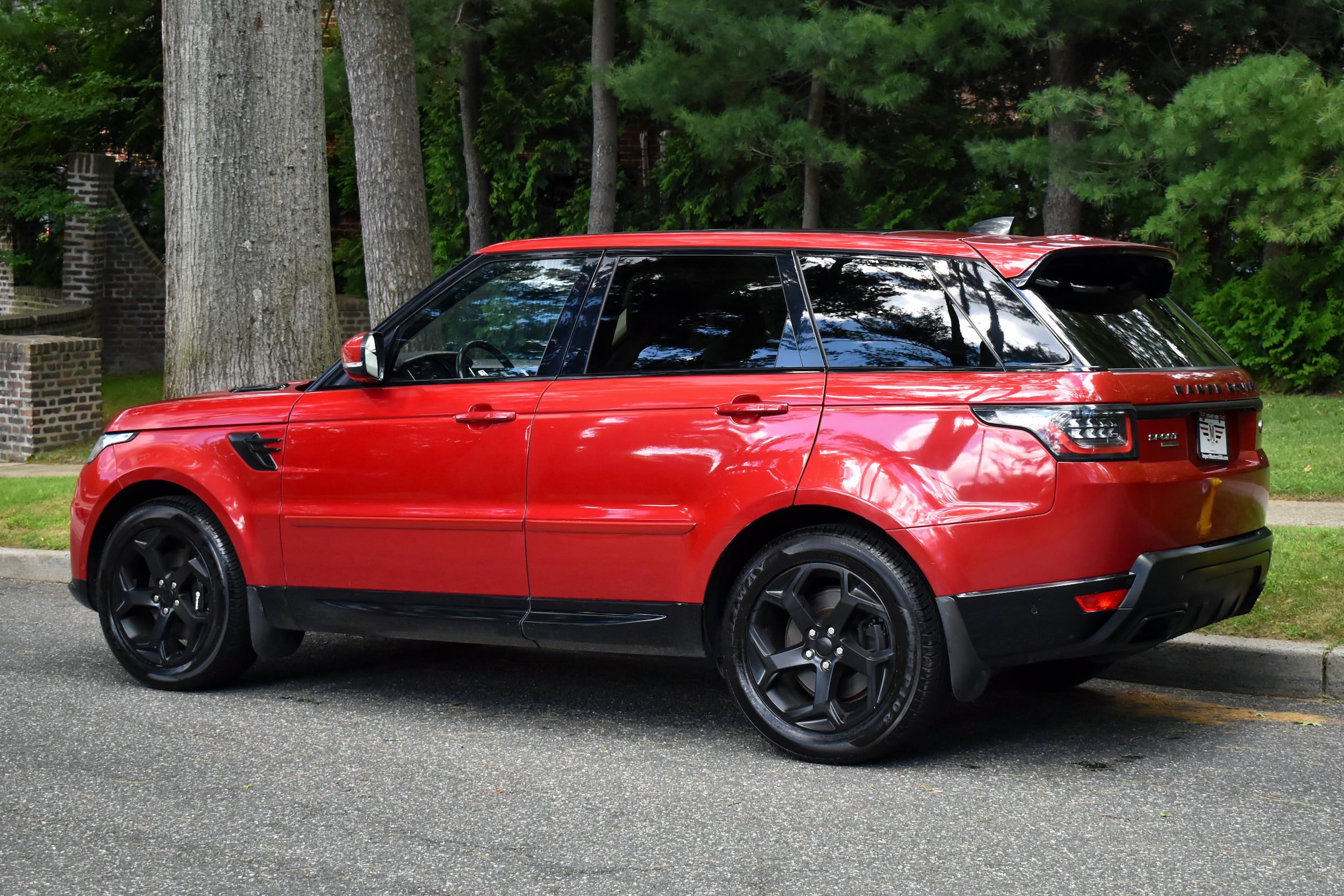 Used 2019 Land Rover Range Rover Sport HSE AWD/4WD image 7