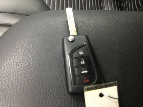 Used 2024 Toyota Camry SE FWD image 9