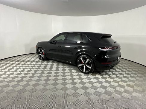 Used 2025 Porsche Cayenne Turbo image 3