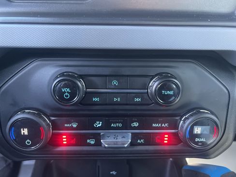 Used 2023 Ford Bronco Black Diamond image 18