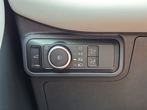 New 2026 Ford Explorer Active image 16