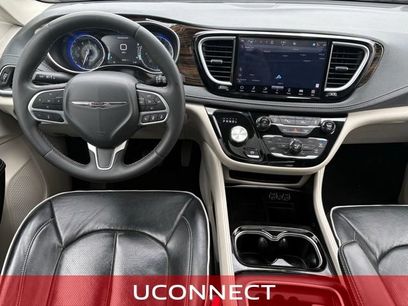 Used 2023 Chrysler Pacifica Limited