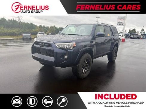 Used 2021 Toyota 4Runner SR5 AWD/4WD image 6