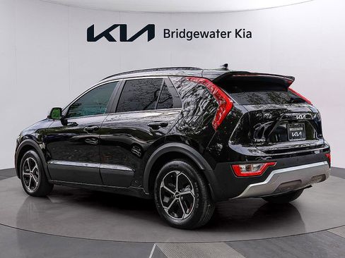 Certified 2025 Kia Niro EX w/ EX Cold Weather Package FWD image 4