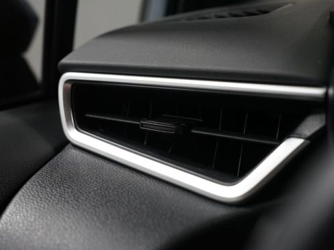 Used 2023 Toyota Corolla SE image 25