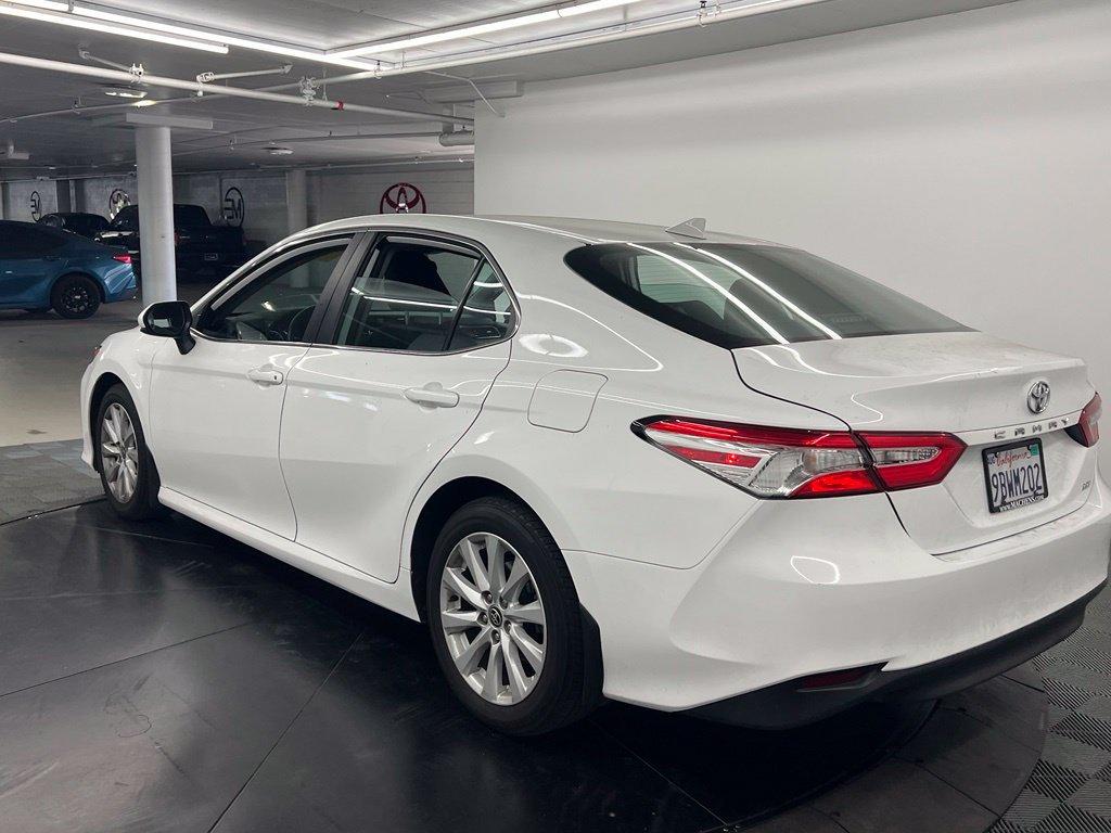 Used 2020 Toyota Camry LE FWD image 5