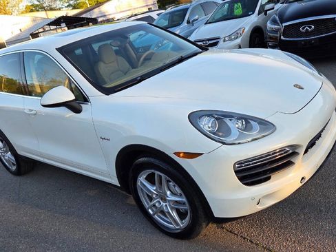 Used 2012 Porsche Cayenne S AWD/4WD image 21