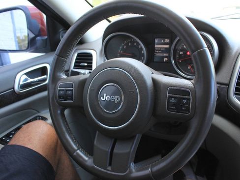 Used 2011 Jeep Grand Cherokee Laredo image 22