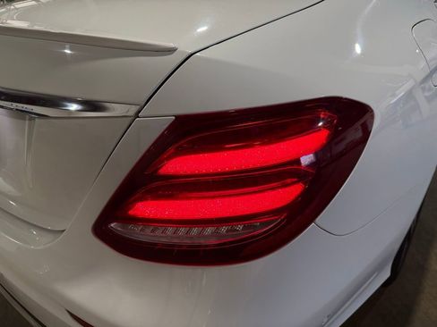 Used 2017 Mercedes-Benz E 300 image 10