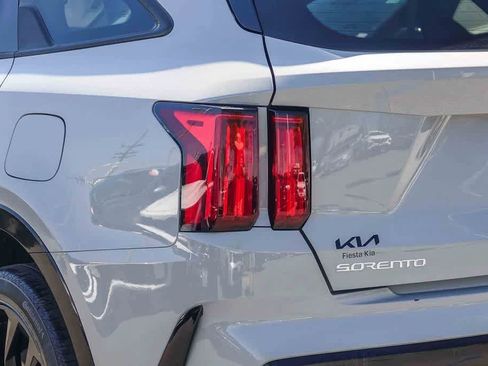 Certified 2023 Kia Sorento SX image 7