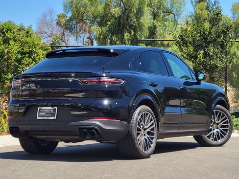 Certified 2023 Porsche Cayenne Coupe AWD/4WD image 7
