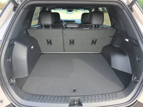New 2027 GMC Terrain AT4 w/ Convenience Package III AWD/4WD image 22