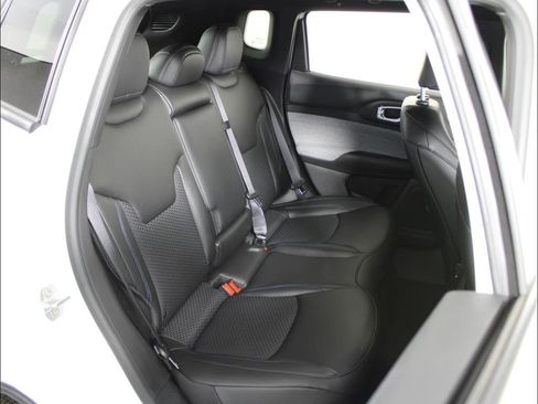 New 2025 Jeep Compass Latitude AWD/4WD image 40