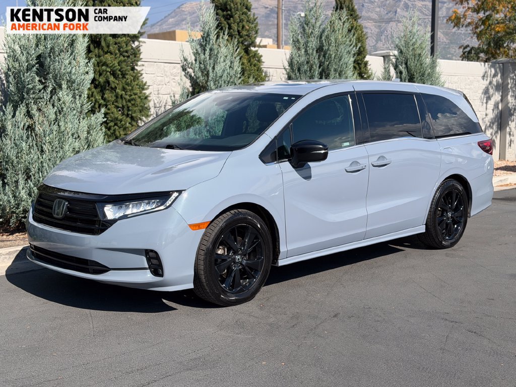 Used 2023 Honda Odyssey Sport image 3