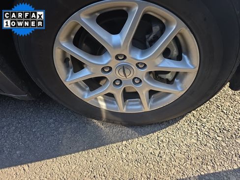 Used 2023 Chrysler Pacifica Touring-L image 9