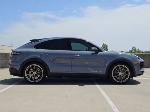 Used 2023 Porsche Cayenne Turbo GT AWD/4WD image 9