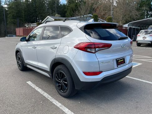 Used 2017 Hyundai Tucson SE Plus image 3