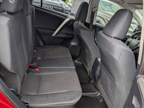 Used 2015 Toyota RAV4 LE AWD/4WD image 18