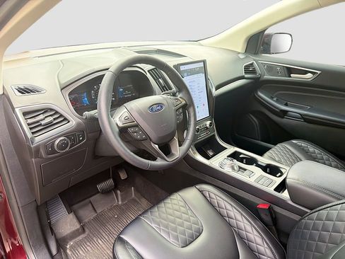 Used 2024 Ford Edge Titanium AWD/4WD image 9