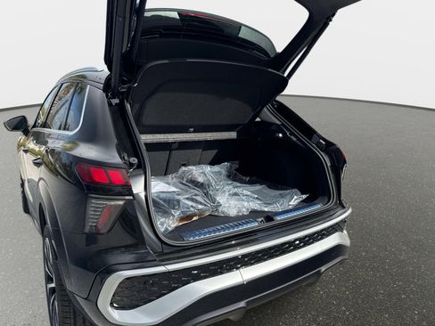 New 2026 Audi Q3 quattro 2.0T AWD/4WD image 10